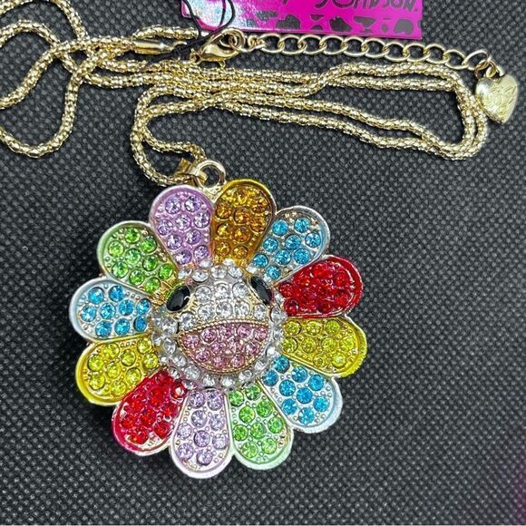 NECKLACE! Betsey Johnson meets Murakami! Flower Smile Face w Gems BNWT - Picture 9 of 9